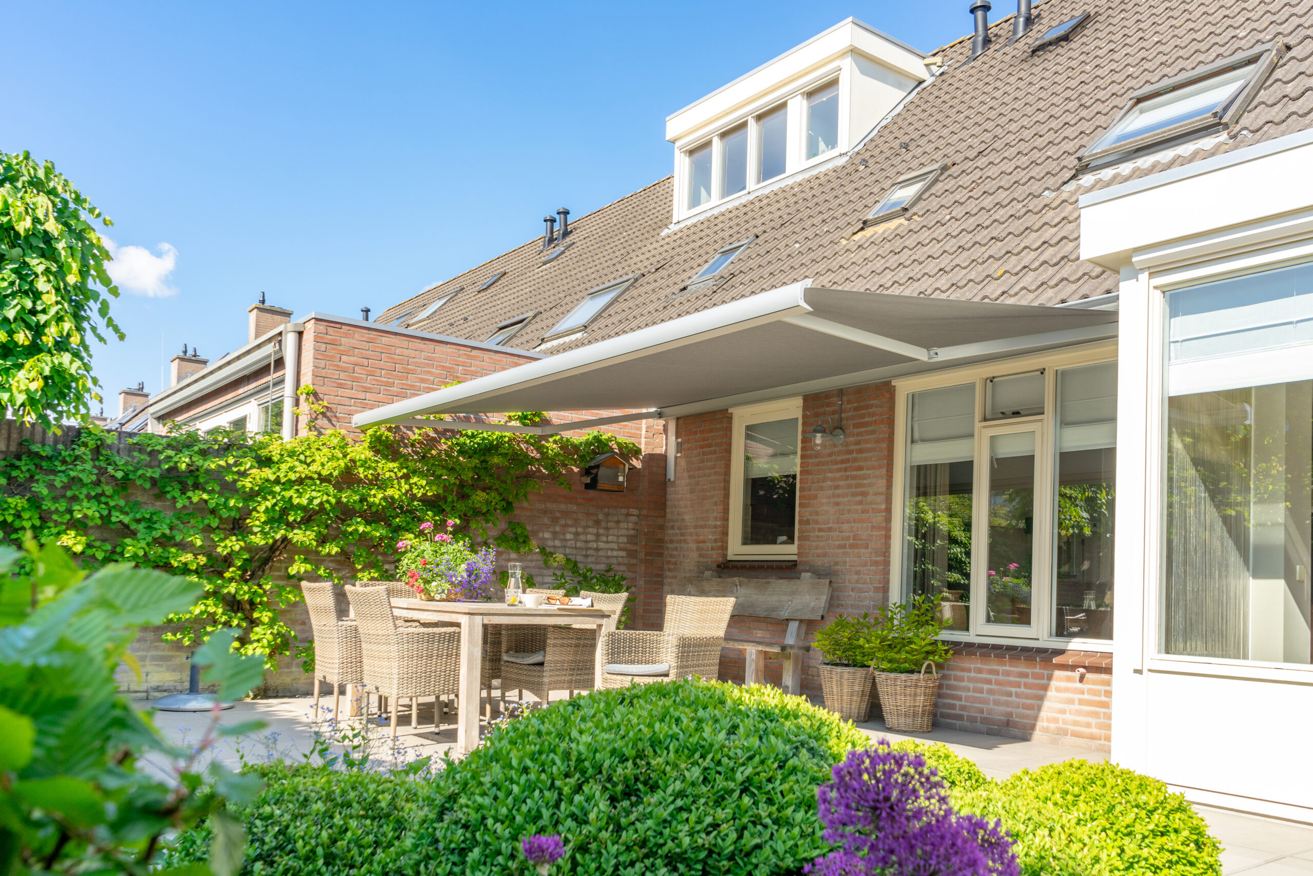 Knikarmscherm in Leiden